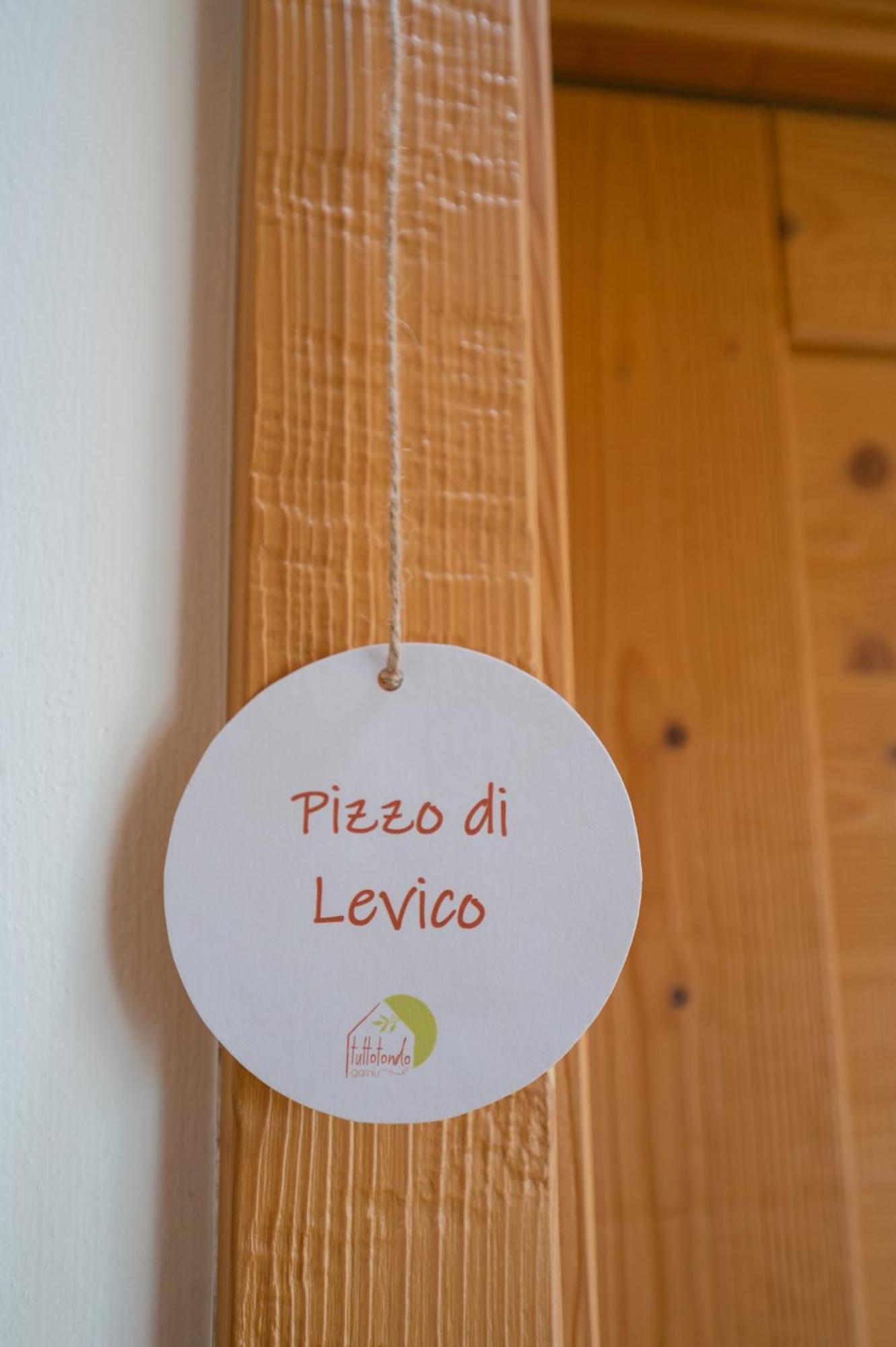 Garni Tuttotondo Hotell Levico Terme Rum bild