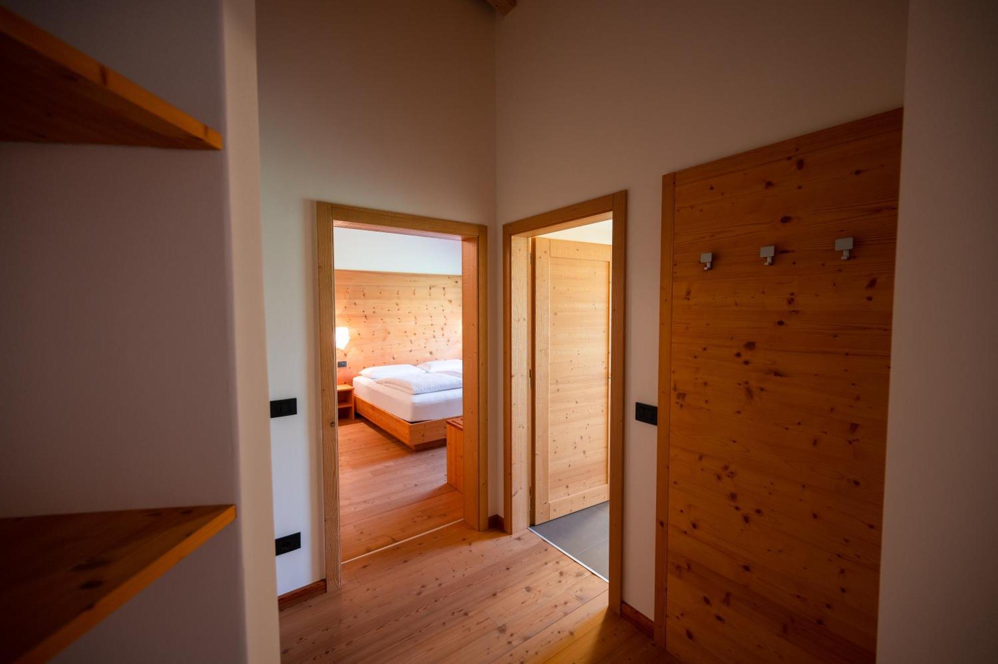 Garni Tuttotondo Hotell Levico Terme Rum bild