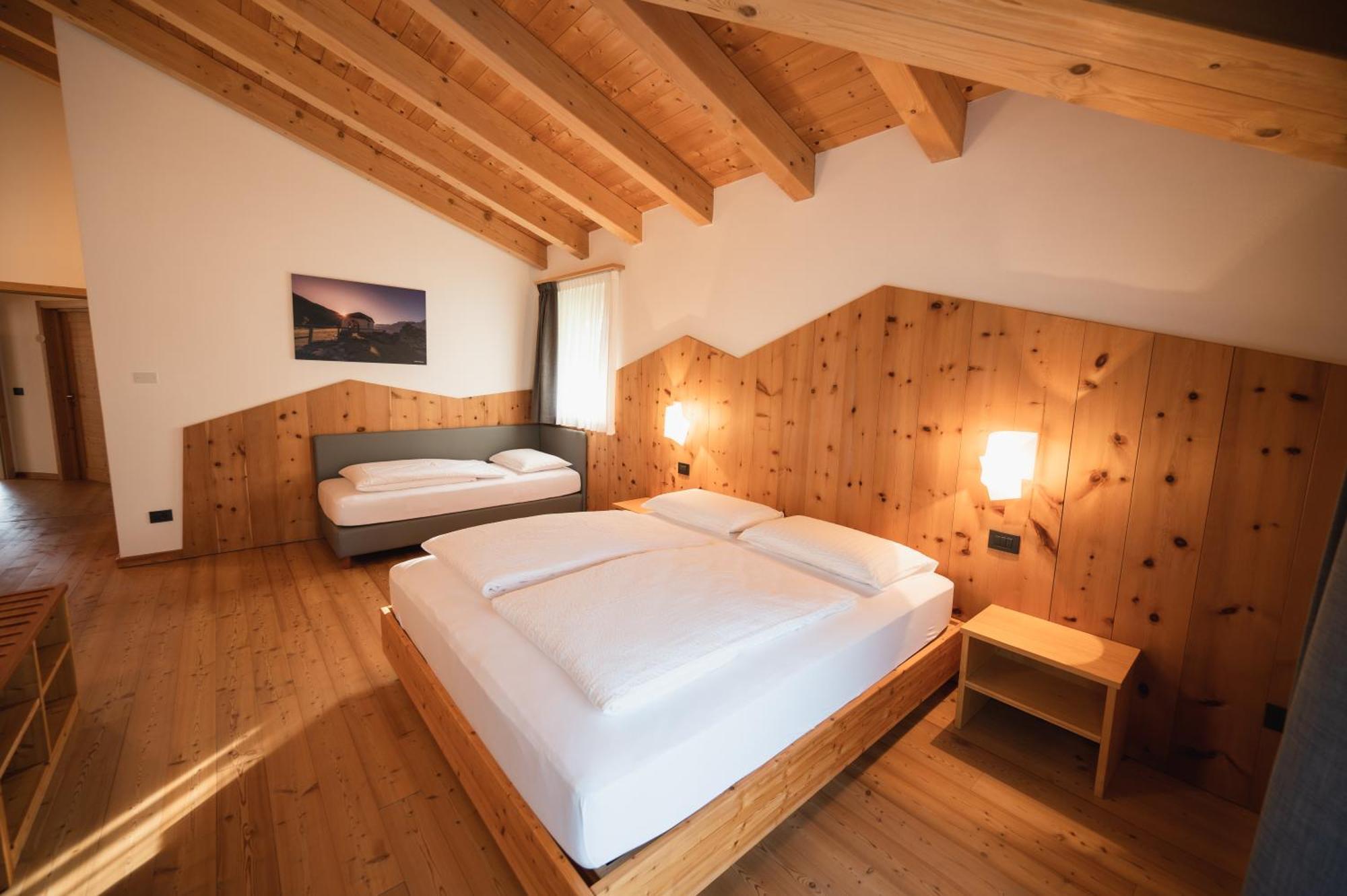 Garni Tuttotondo Hotell Levico Terme Rum bild